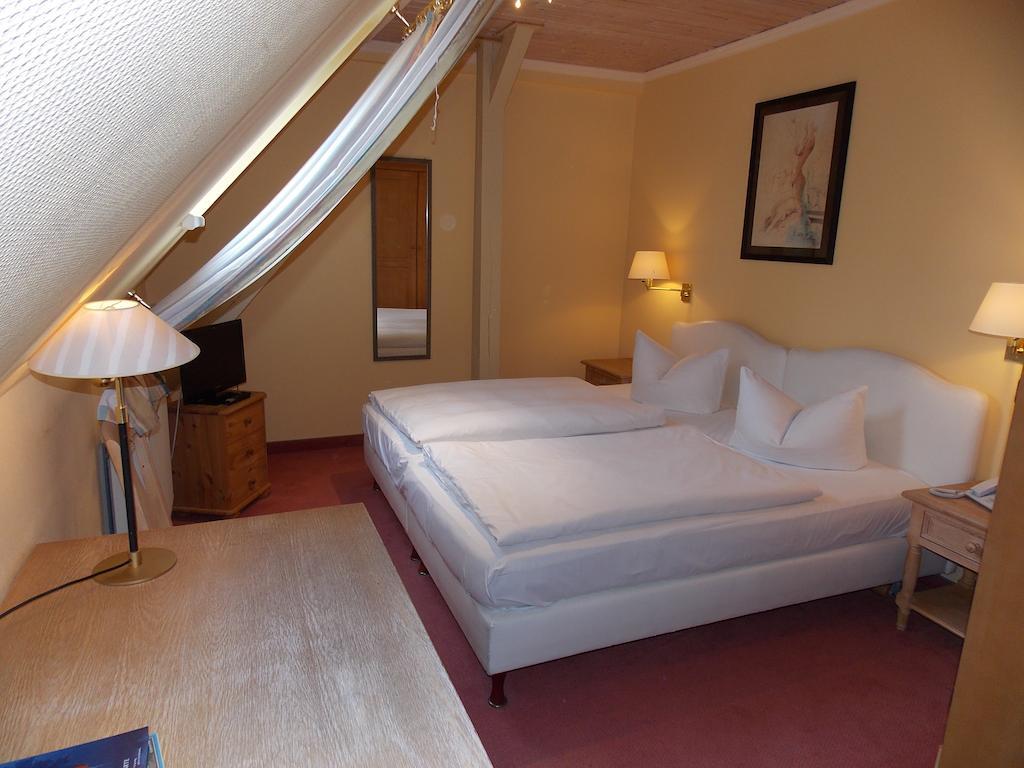 Klipphausen Gasthof Und Landhotel Zur Ausspanne חדר תמונה
