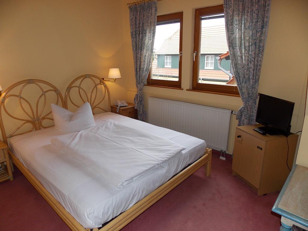 Klipphausen Gasthof Und Landhotel Zur Ausspanne חדר תמונה